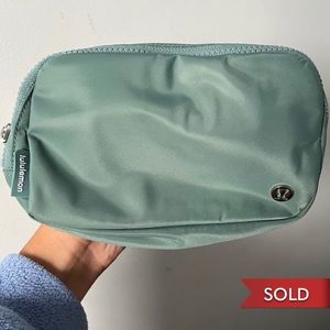 Lululemon Everywhere Belt Bag